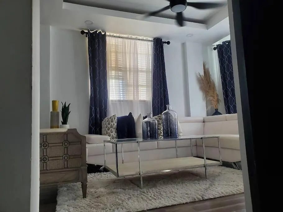 Apartment Square One Properties II Roseau