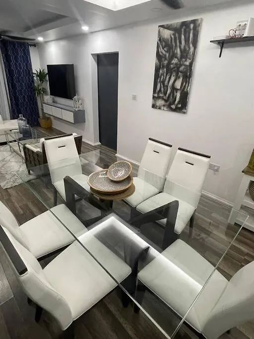 Square One Properties II Roseau Apartment