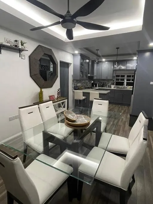 Square One Properties II Roseau Apartment